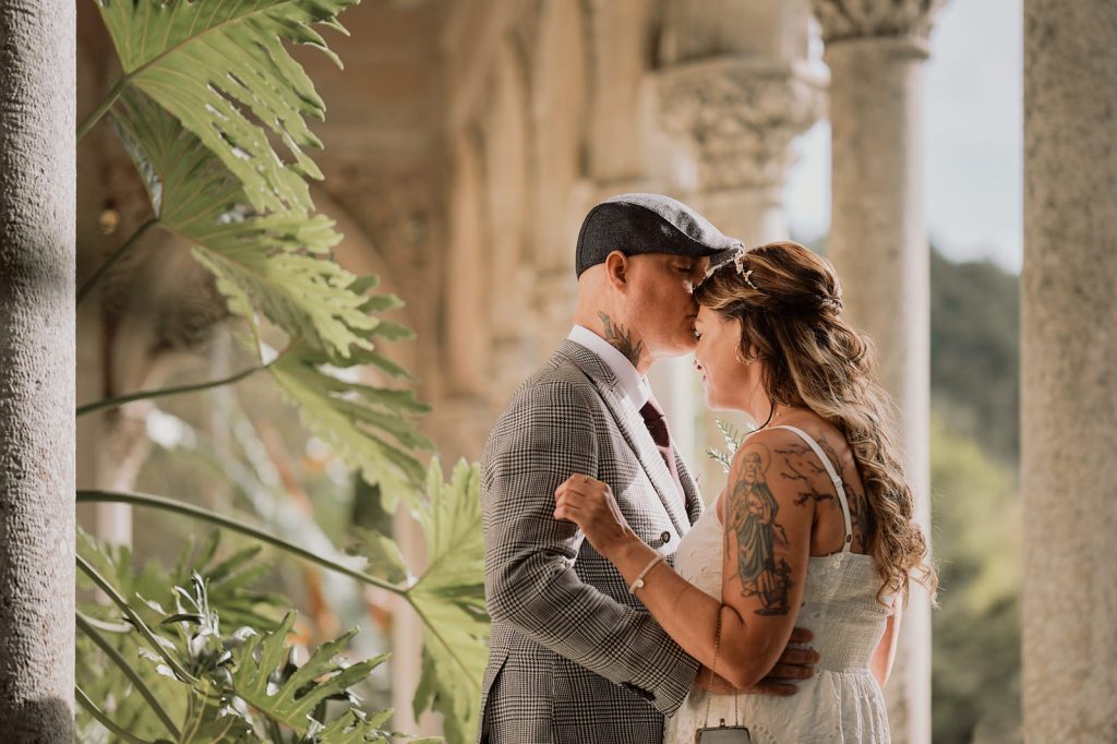 Couple in the palace of Monserrate, Sintra
