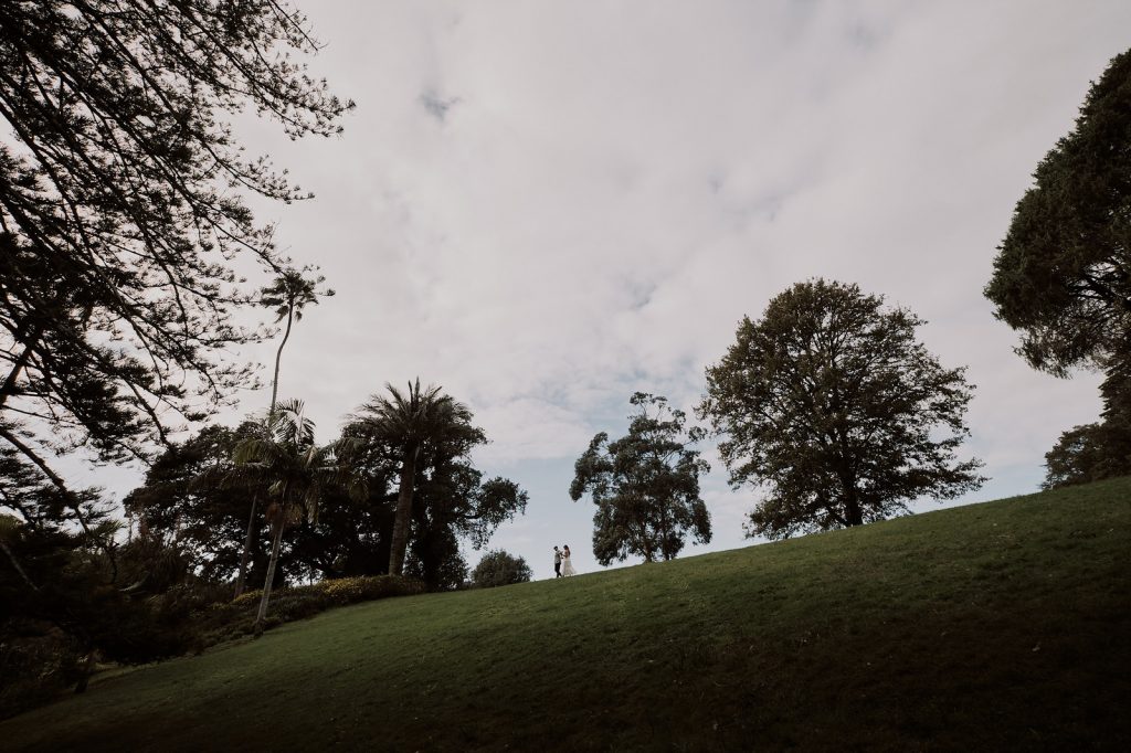 Couple walking on the ground of Monserrate Sintra