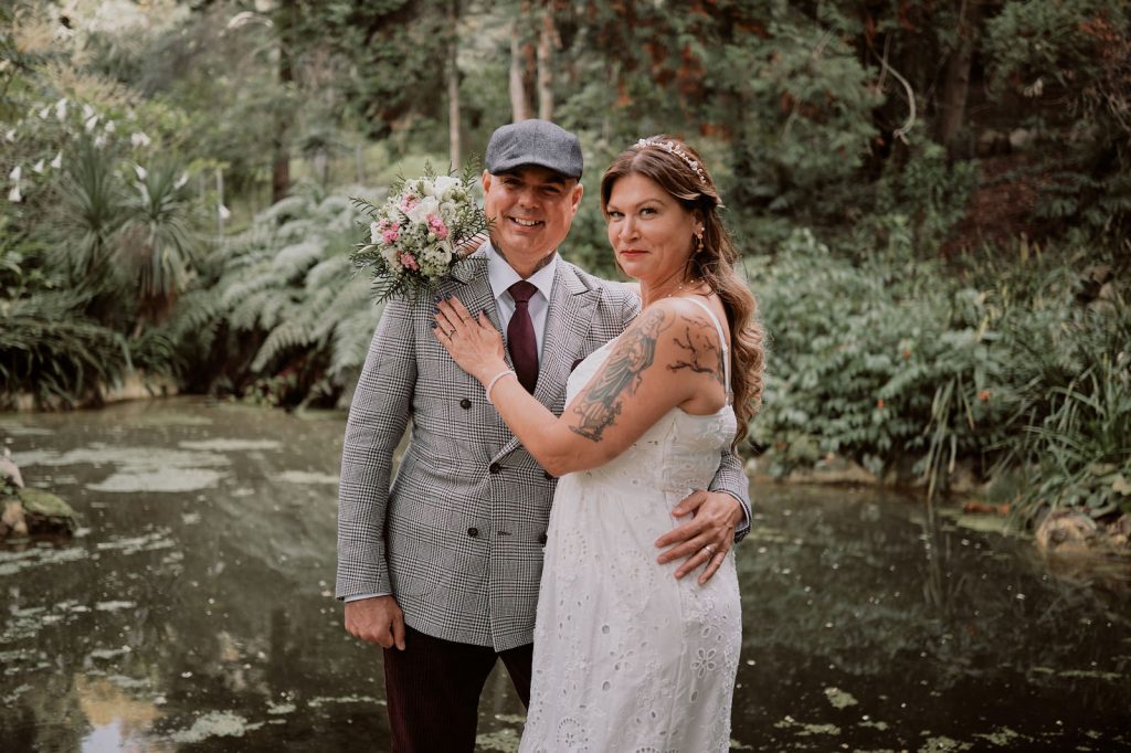 couple posing while eloping in monserrate portugal